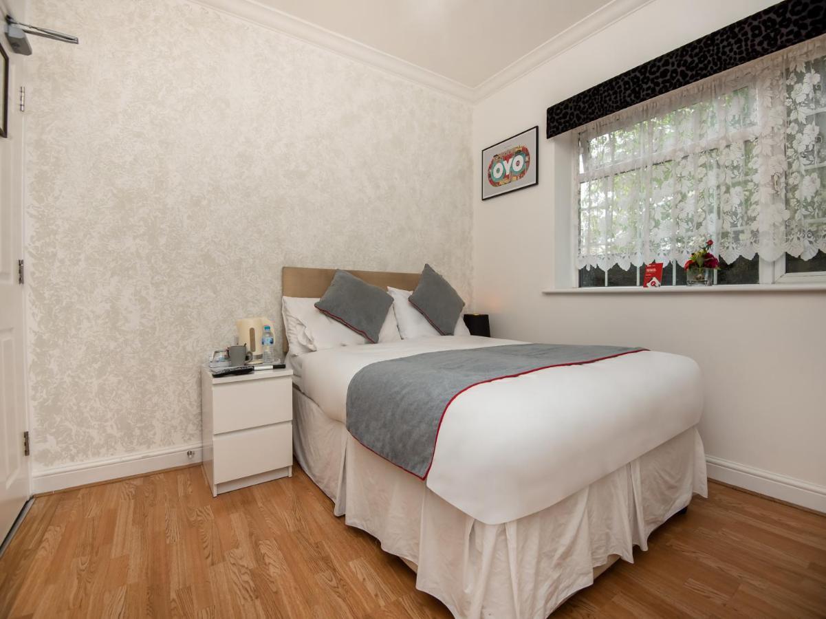 Oyo Vale Lodge Уиндзор Екстериор снимка