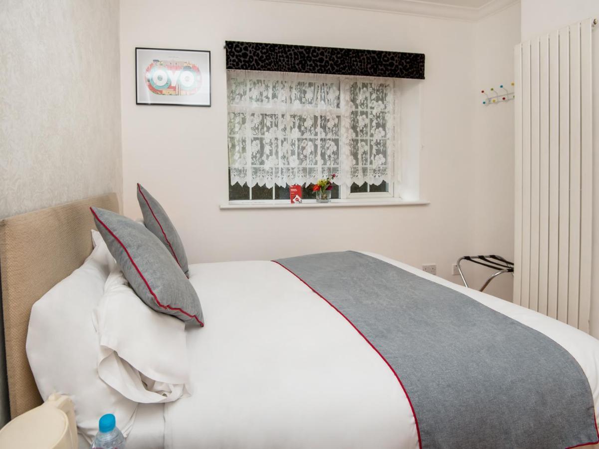 Oyo Vale Lodge Уиндзор Екстериор снимка