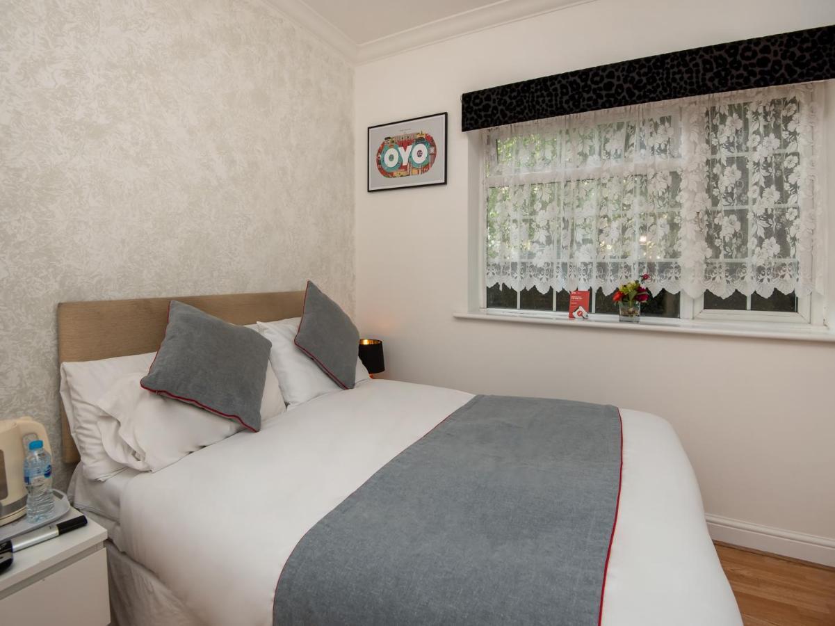 Oyo Vale Lodge Уиндзор Екстериор снимка