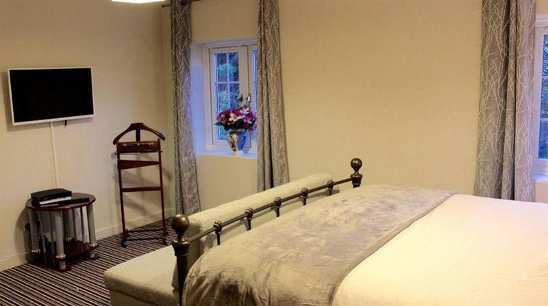 Oyo Vale Lodge Уиндзор Екстериор снимка